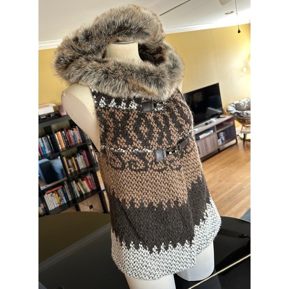 RARE Vtg ZARA Nordic Hooded Fur Trim Asymmetrical Toggle Buckle Sweater Vest S - Picture 7 of 12